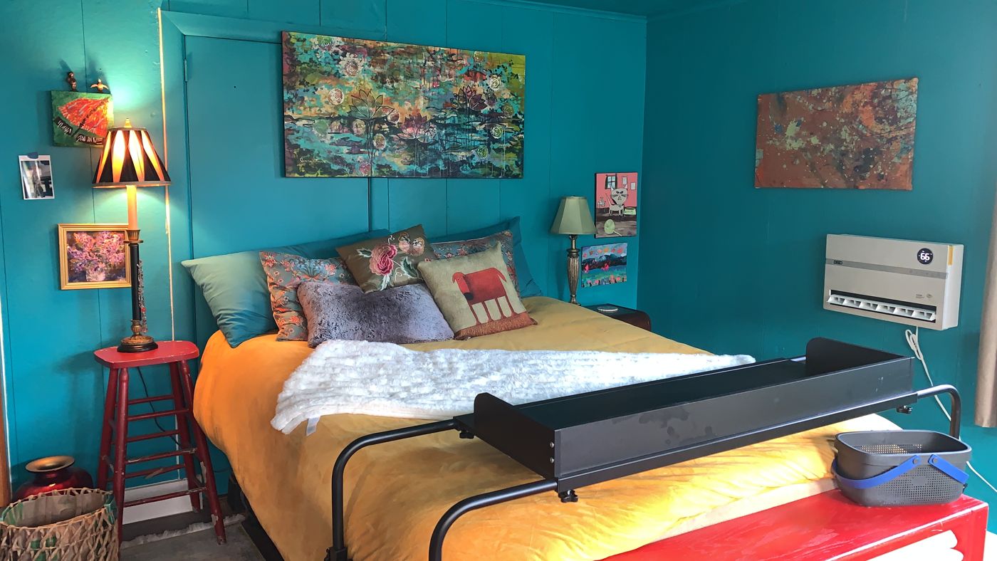 C01DD9F4-A4B3-48B7-850A-882FAE87D829-bedroom.JPG